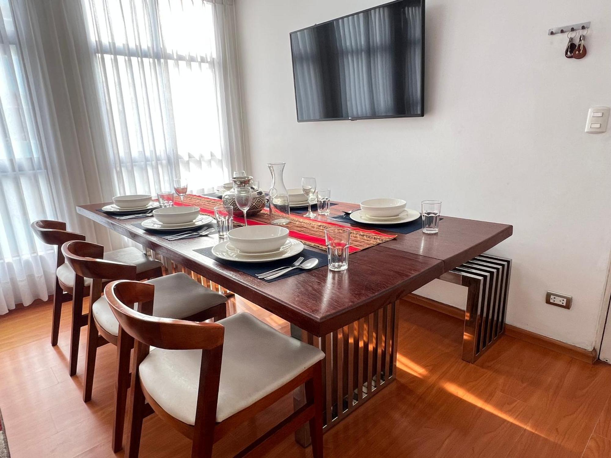 Downtown Lima Apt With May Promo Book & Save Big Exterior photo