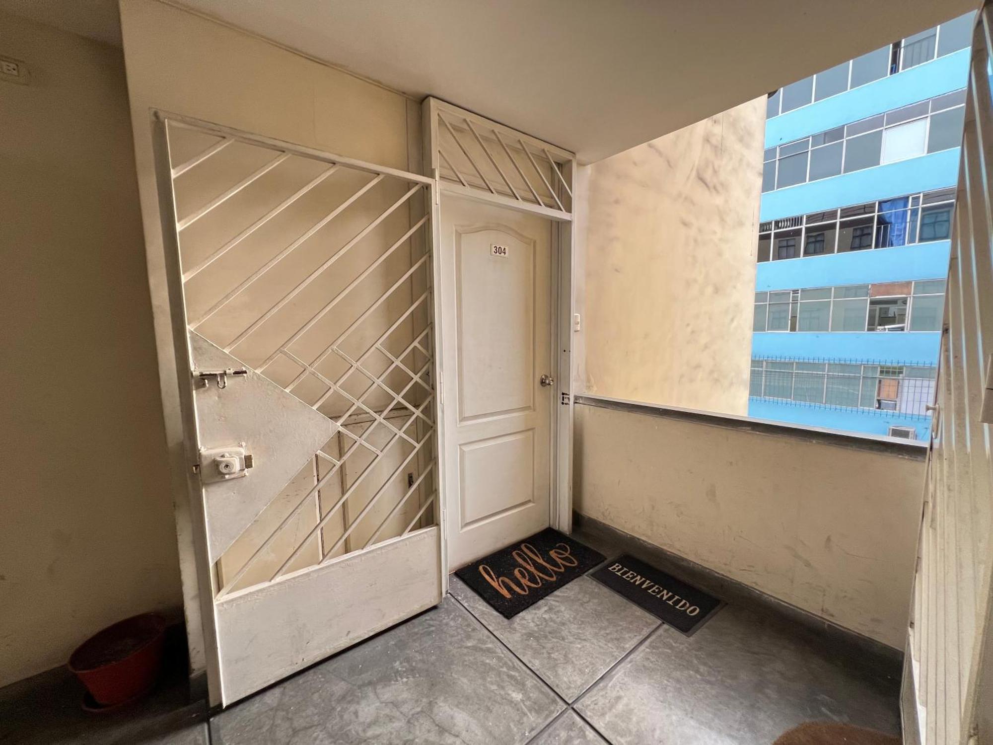 Downtown Lima Apt With May Promo Book & Save Big Exterior photo