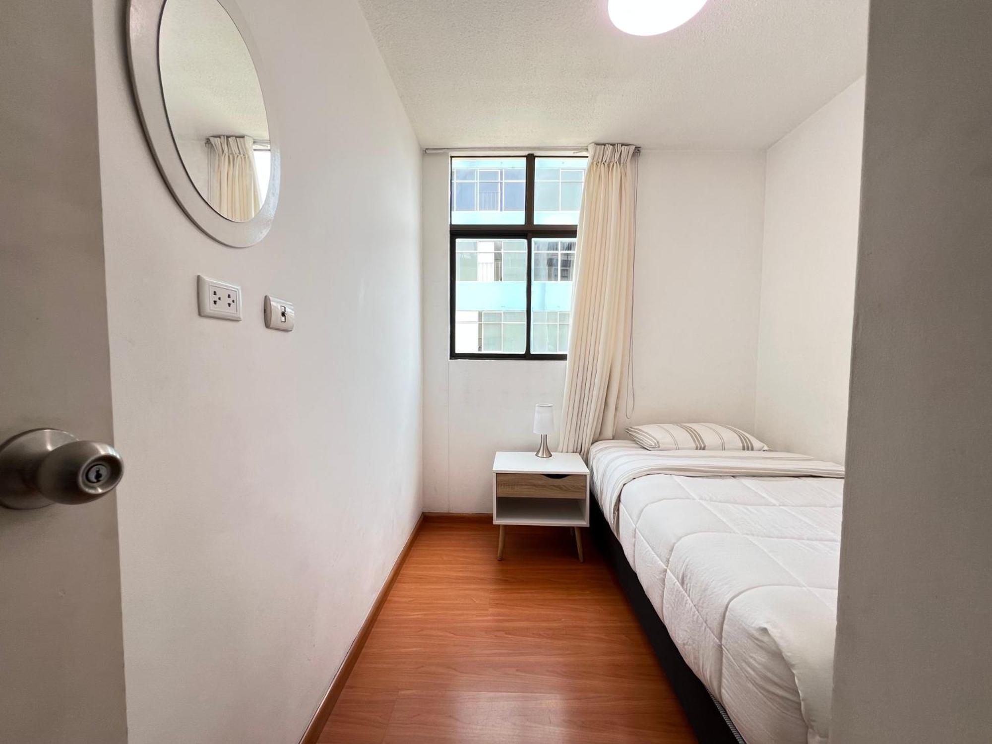 Downtown Lima Apt With May Promo Book & Save Big Exterior photo