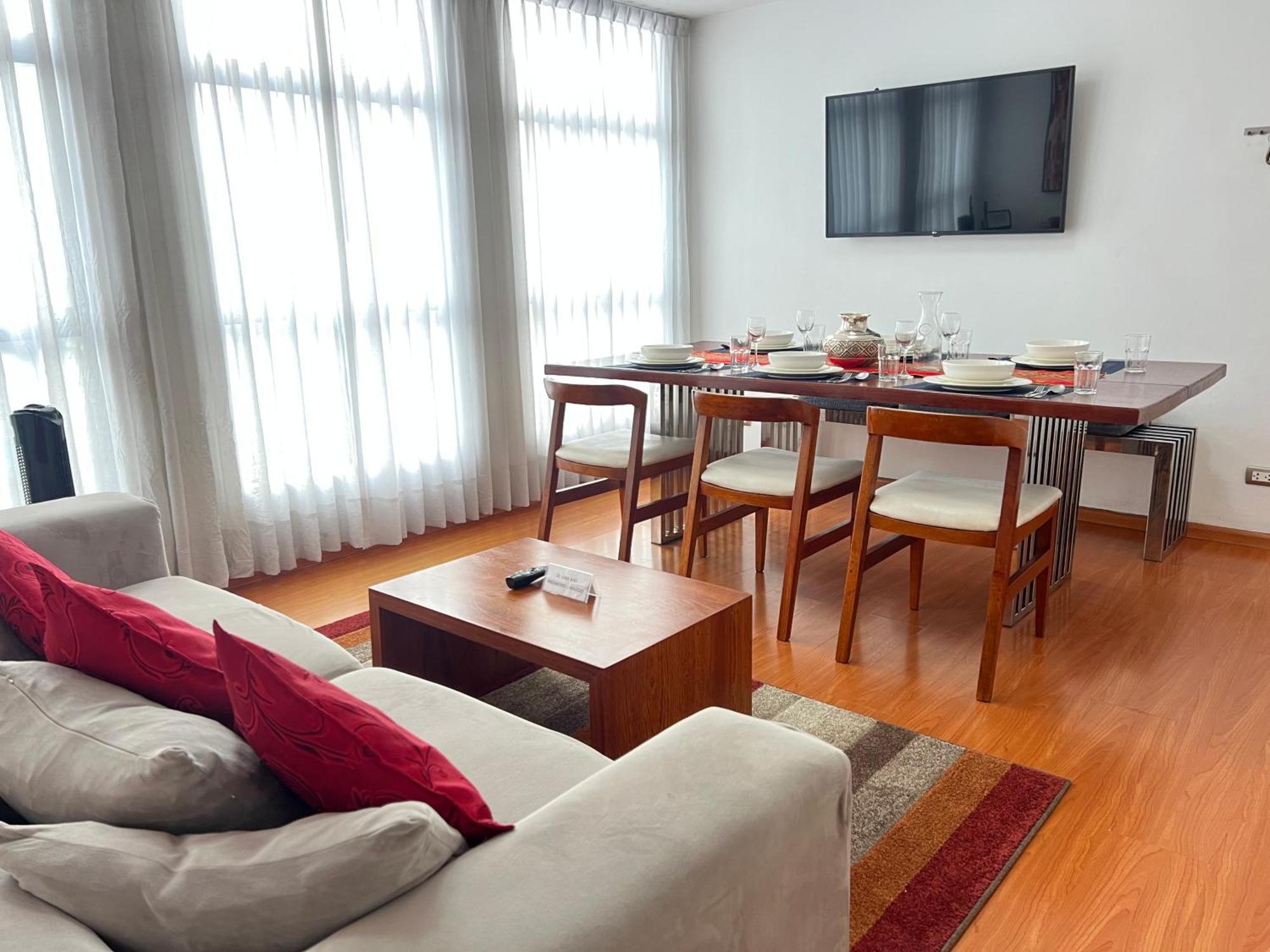 Downtown Lima Apt With May Promo Book & Save Big Exterior photo