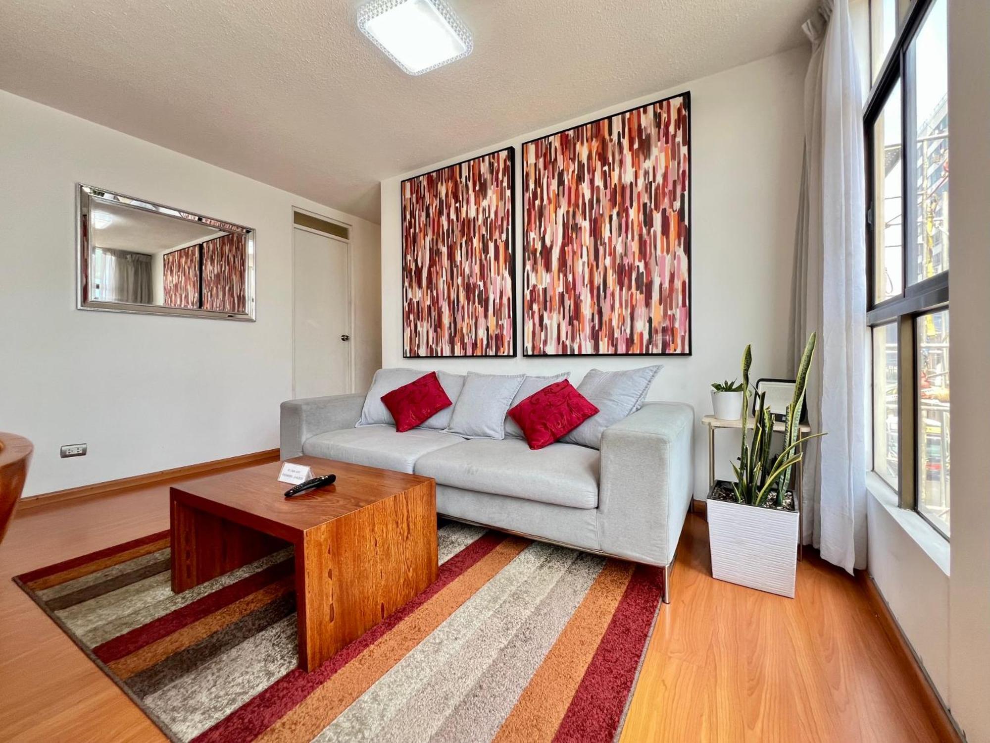 Downtown Lima Apt With May Promo Book & Save Big Exterior photo