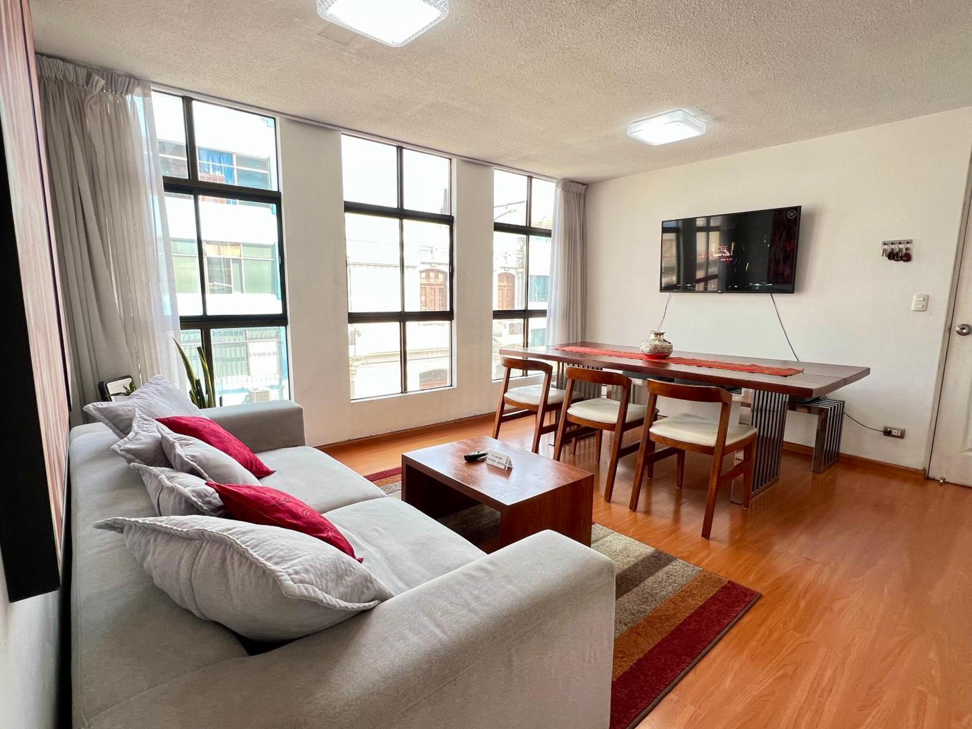 Downtown Lima Apt With May Promo Book & Save Big Exterior photo